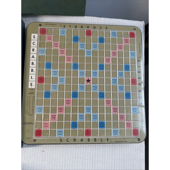 Scrabble Deluxe Edition 1977 Selchow & Righter Turntable Vintage - Picture 4 of 8